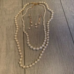 ***2 for $5*** faux pearls and earrings